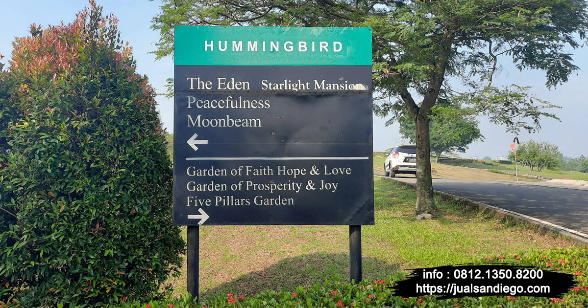 sign humming bird mansion