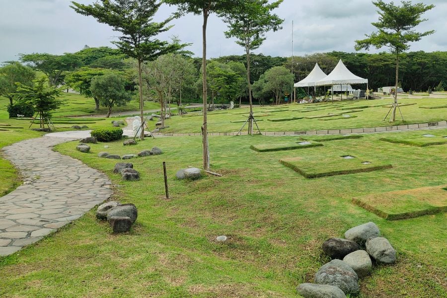 Makam Single Burial Bentuk Datar Area Universal Chinese San Diego Hills