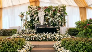 Area pemakaman Martha Tilaar di San Diego Hills Memorial Park Karawang dengan dekorasi bunga